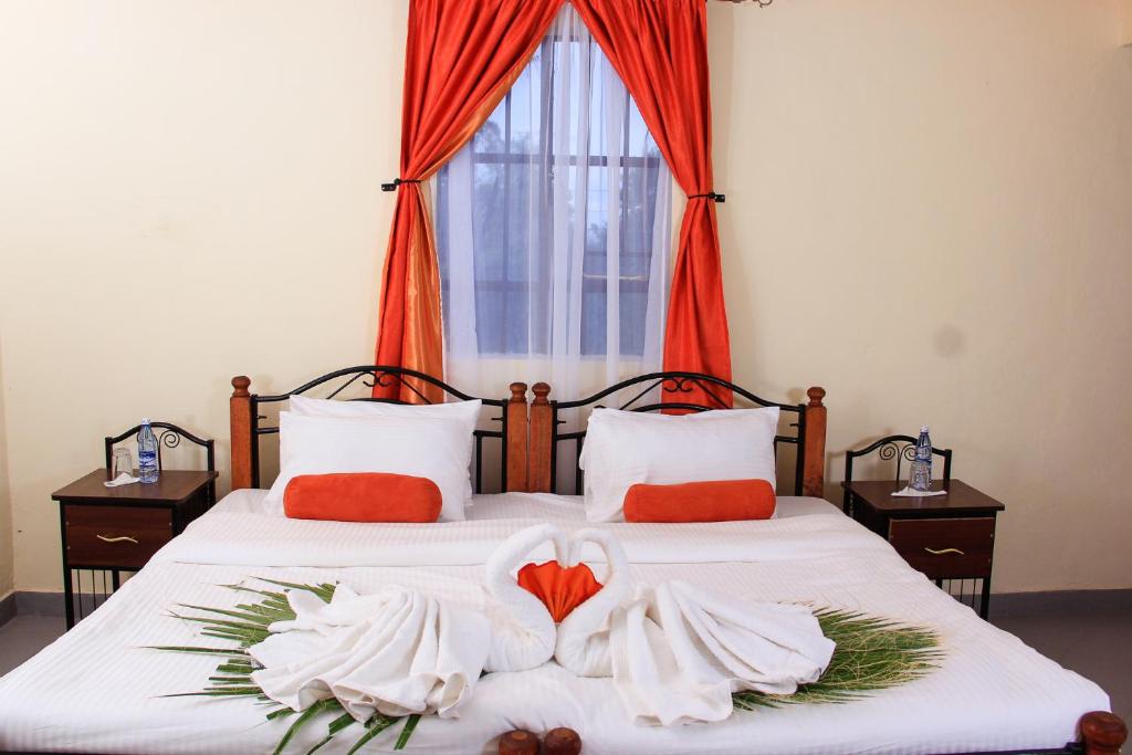 Dove Nest Lodge image 2